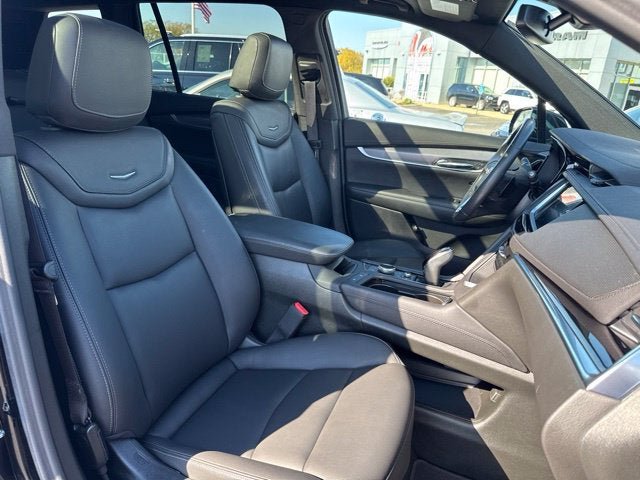 Used 2025 Cadillac XT6 Luxury FWD image 30