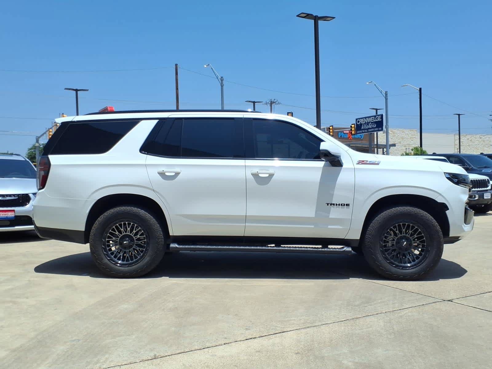 Certified 2024 Chevrolet Tahoe Z71 w/ Luxury Package AWD/4WD image 30