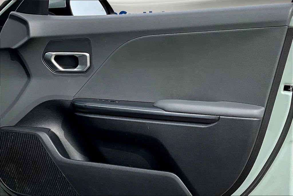 Used 2025 Kia K4 LXS image 25
