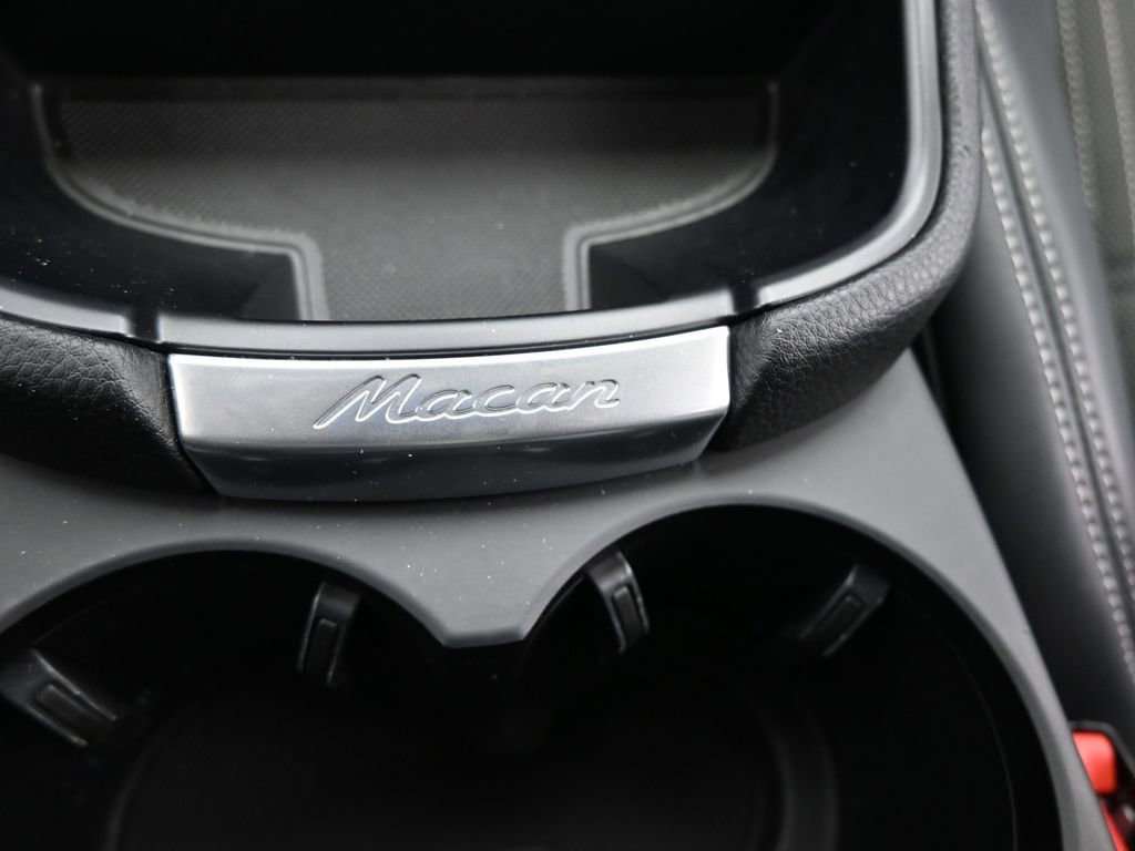 Used 2024 Porsche Macan Turbo image 42