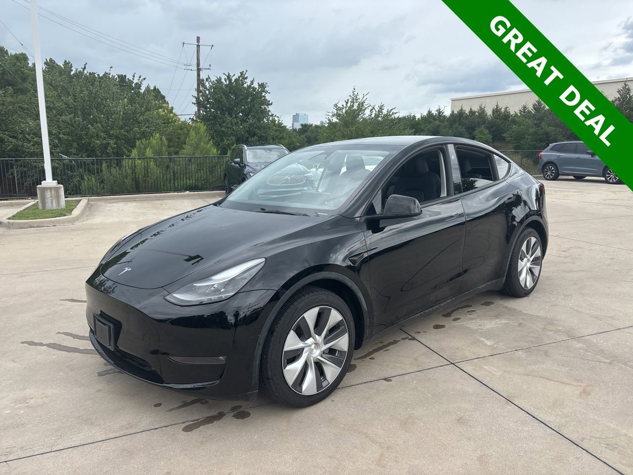 Used 2023 Tesla Model Y Long Range AWD/4WD image 1