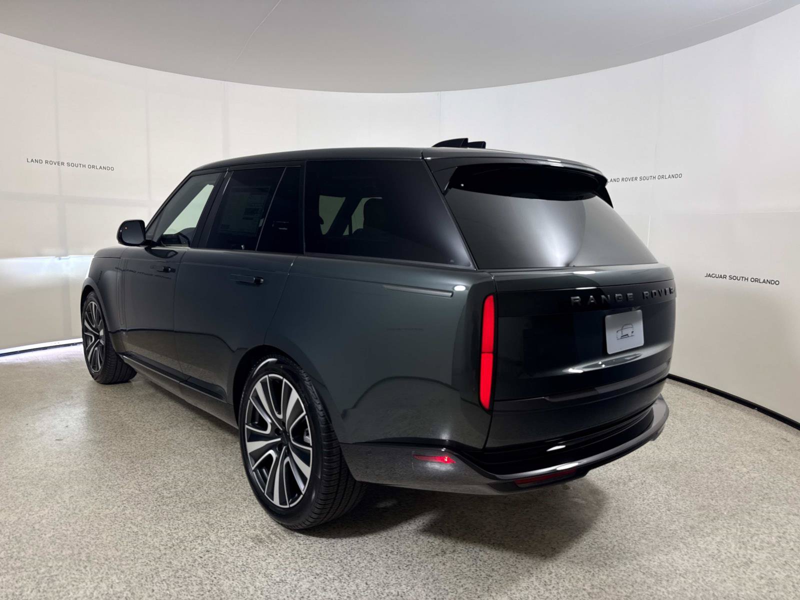 New 2026 Land Rover Range Rover SE AWD/4WD image 3