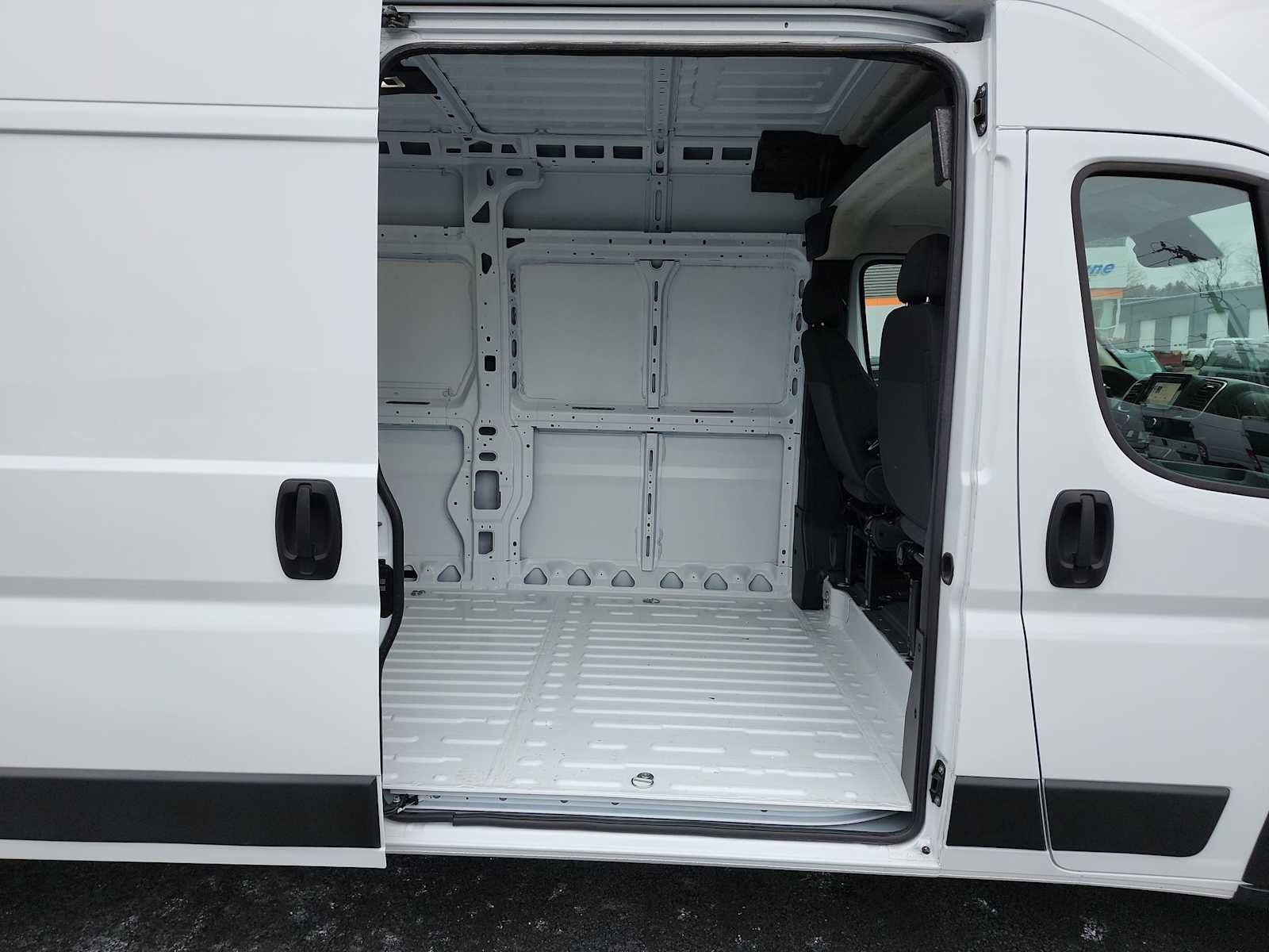 New 2024 RAM ProMaster 3500 w/ Quick Order Package 22G SLT image 16