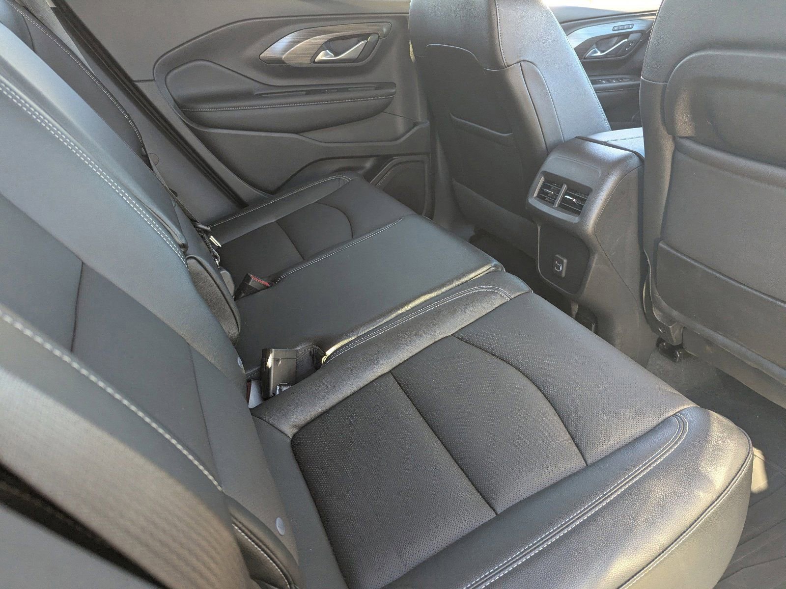 Used 2023 GMC Terrain SLT w/ Elevation Edition image 14