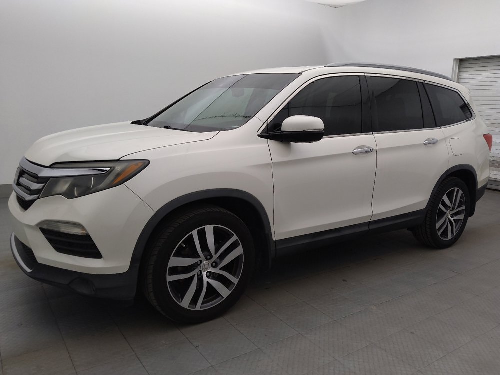 Used 2017 Honda Pilot Touring image 2