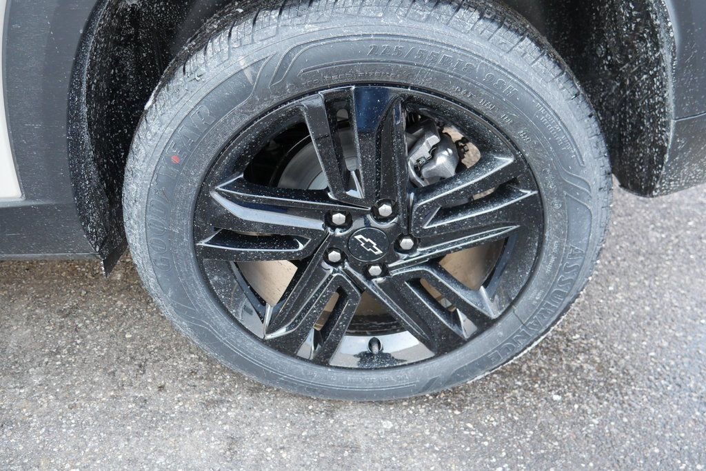New 2026 Chevrolet Trax ACTIV w/ Sunroof Package image 32