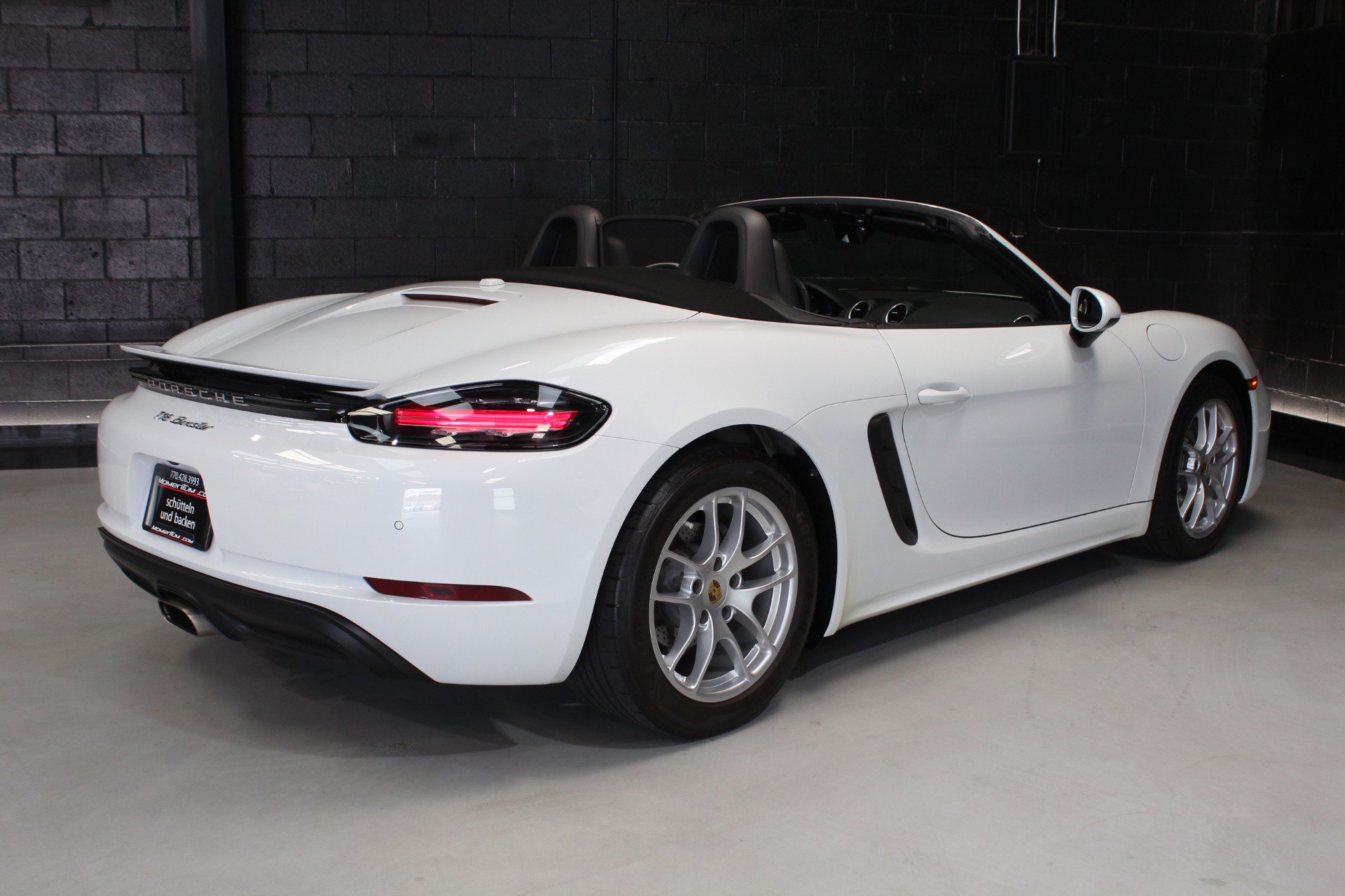 Used 2021 Porsche 718 Boxster w/ Premium Package RWD image 32