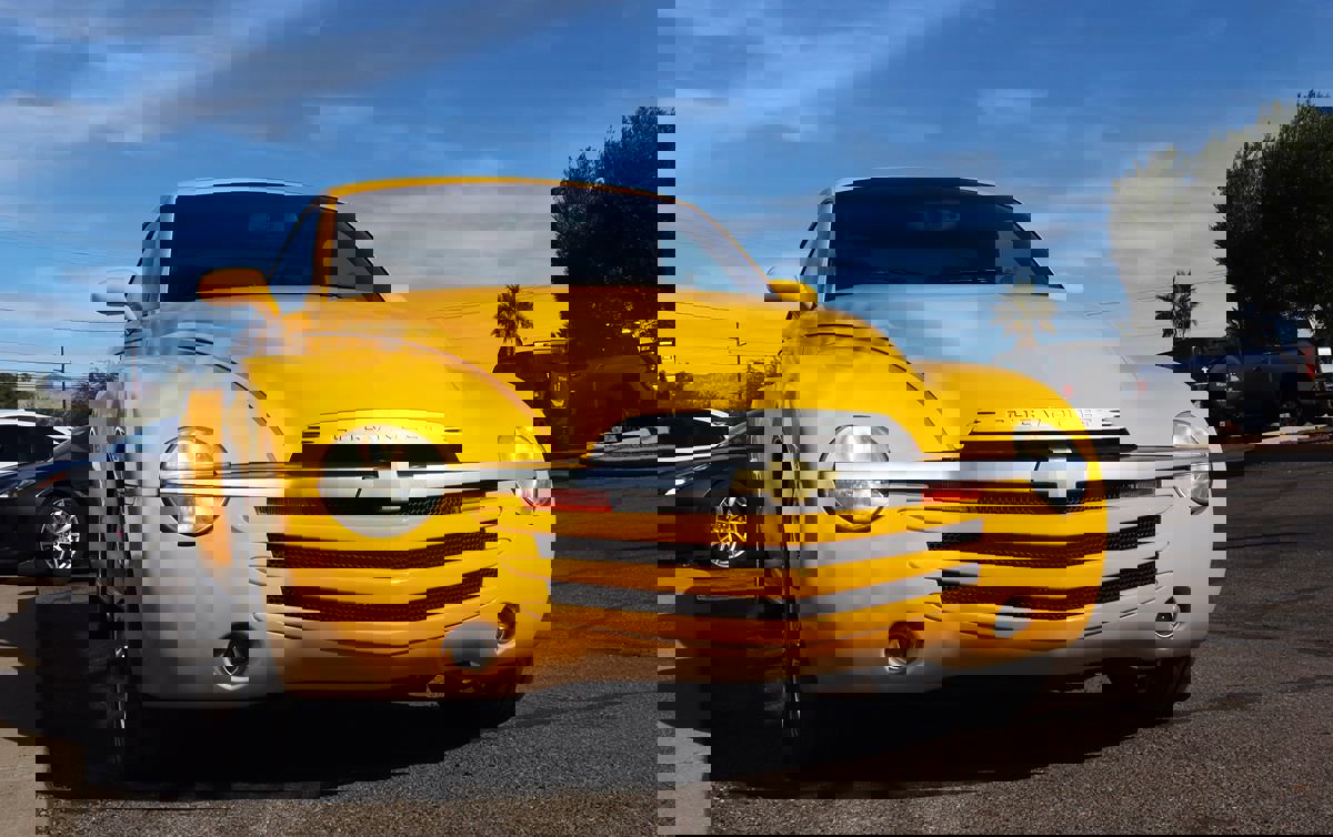 Used 2005 Chevrolet SSR w/ Preferred Equipment Group image 17