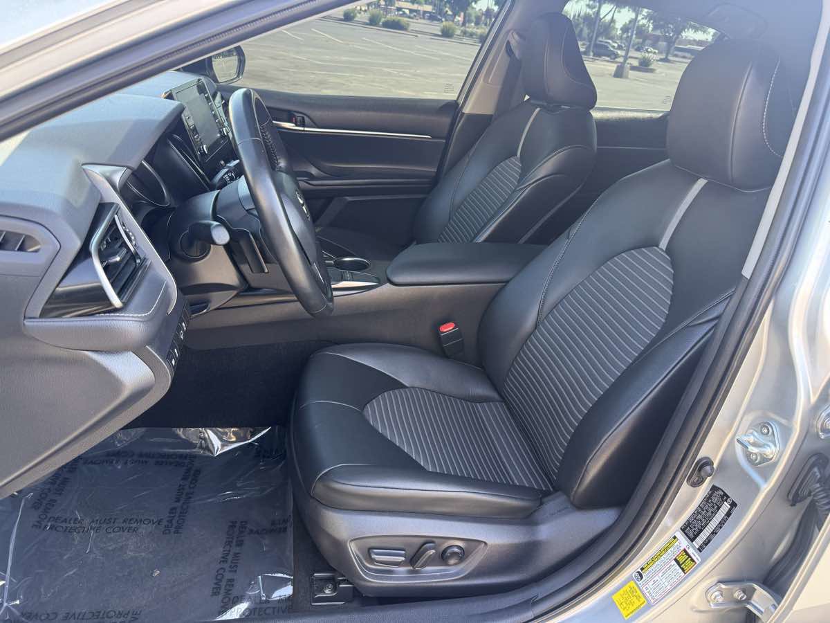 Used 2022 Toyota Camry SE w/ Convenience Package FWD image 12
