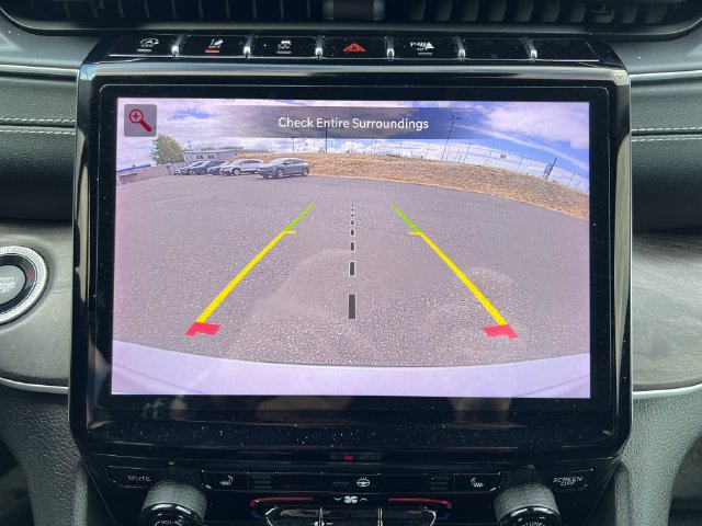 Used 2024 Jeep Grand Cherokee L Limited AWD/4WD image 25