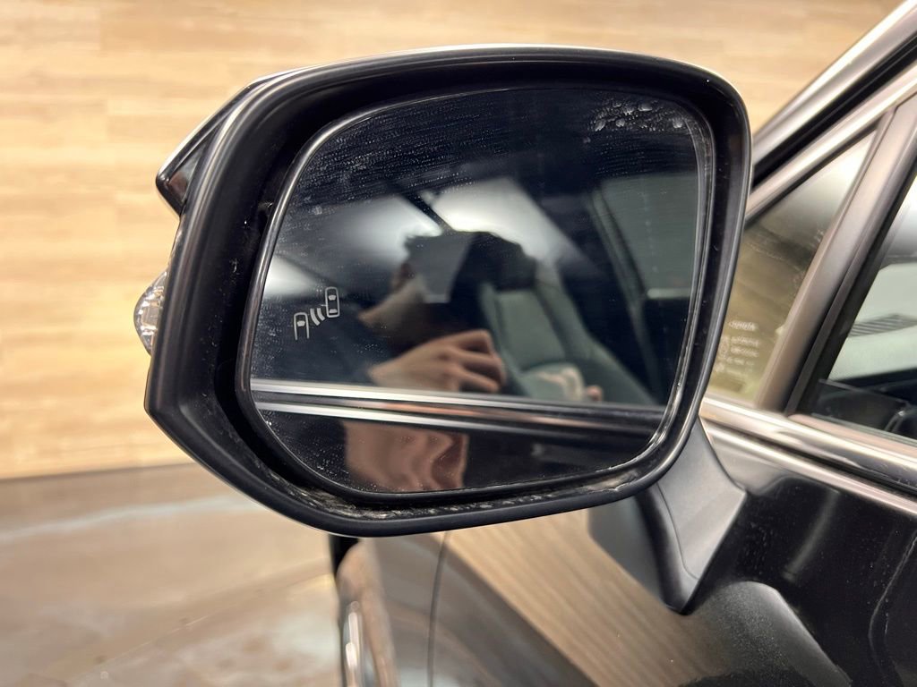 Used 2024 Toyota Venza XLE AWD/4WD image 25