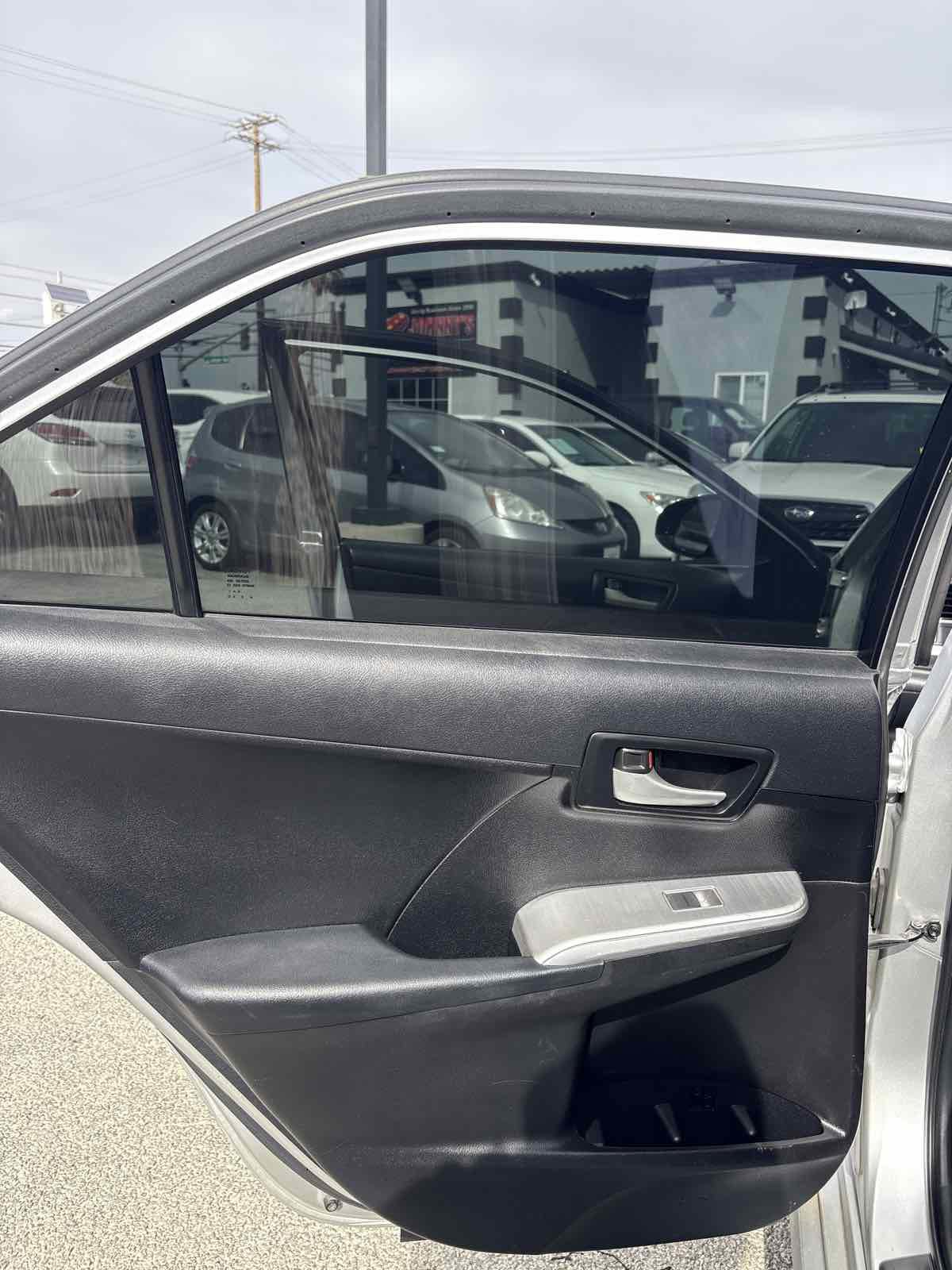 Used 2012 Toyota Camry SE image 9