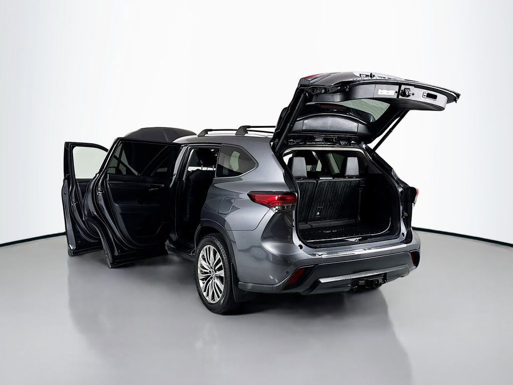 Used 2021 Toyota Highlander Platinum image 29