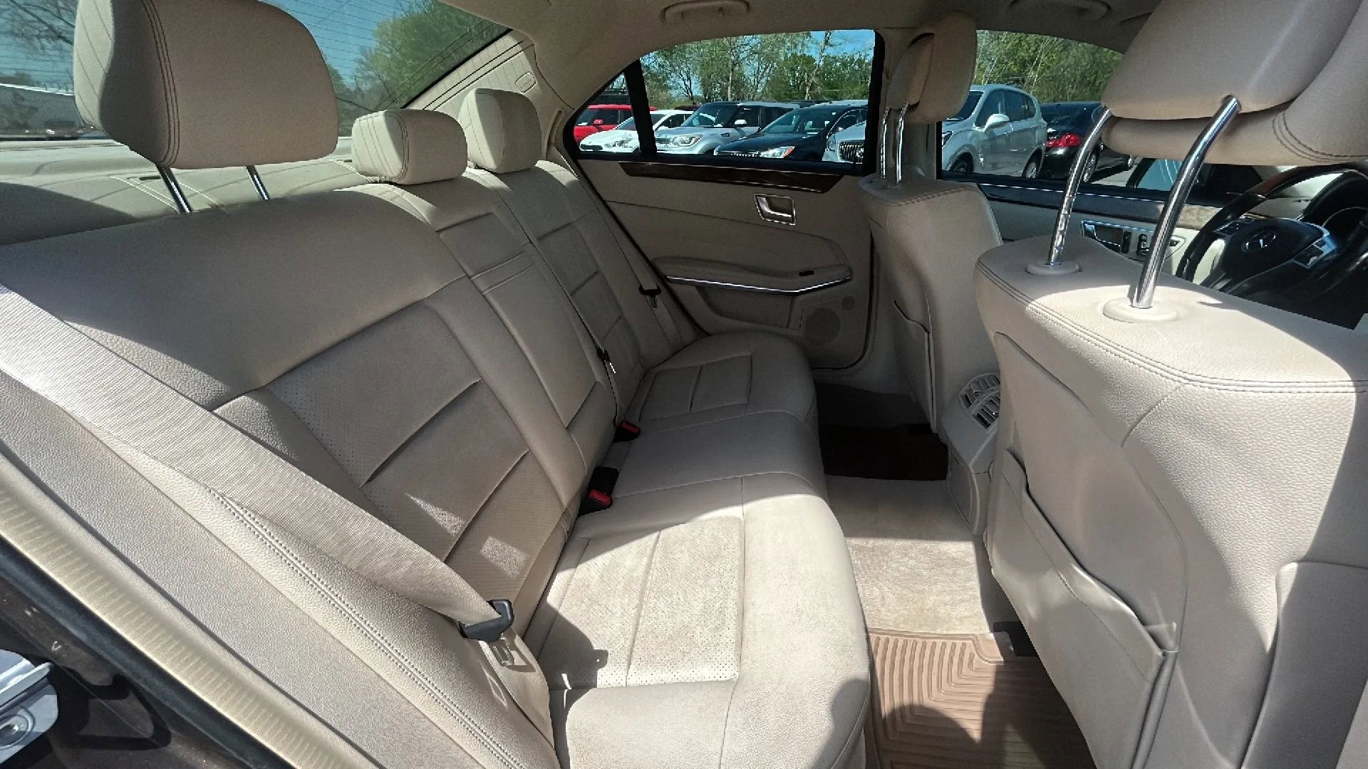 Used 2014 Mercedes-Benz E 350 Sedan image 39
