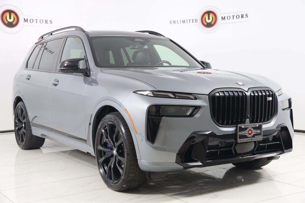 Used 2023 BMW X7 M60i w/ Executive Package image 28