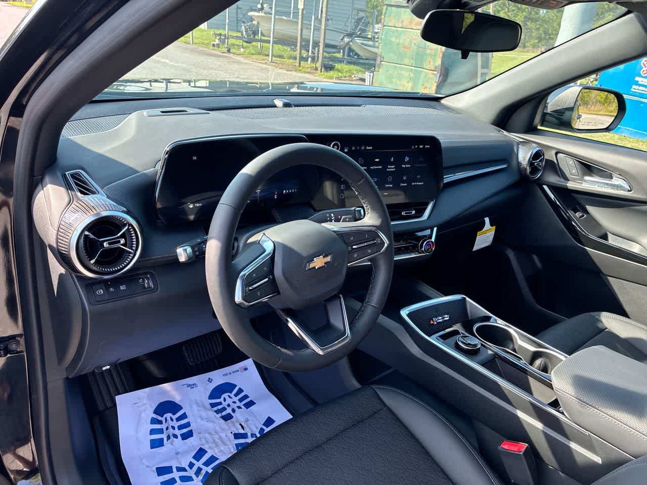 New 2027 Chevrolet Equinox LT w/ Convenience Package II FWD image 10