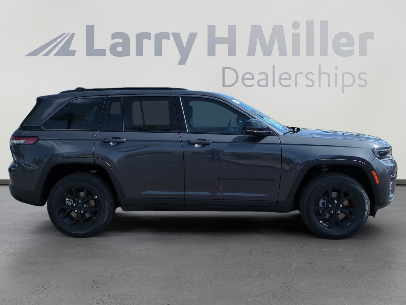 New 2026 Jeep Grand Cherokee Altitude AWD/4WD image 6