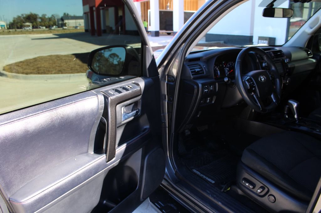 Used 2019 Toyota 4Runner TRD Off-Road image 8