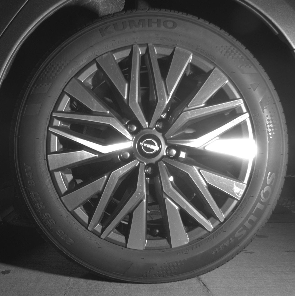 Used 2025 Nissan Altima 2.5 SV FWD image 14