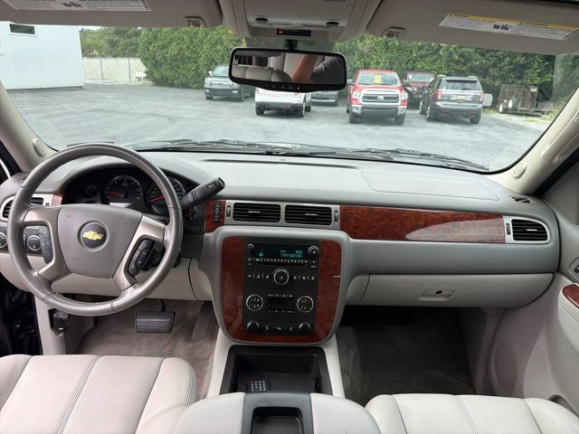 Used 2012 Chevrolet Suburban LT AWD/4WD image 28