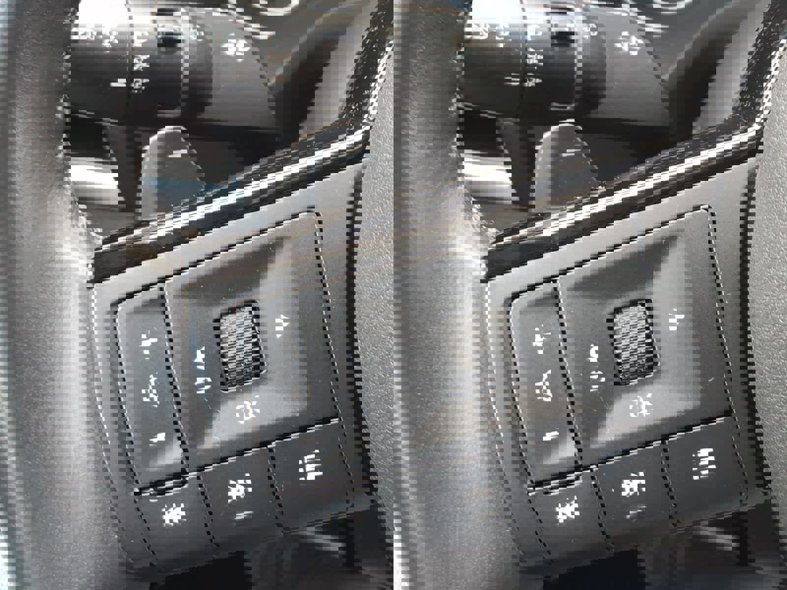 Certified 2022 Nissan Rogue SL w/ SL Premium Package AWD/4WD image 11