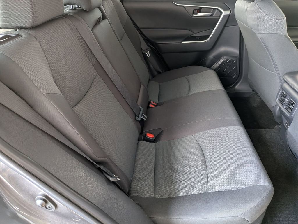 Used 2025 Toyota RAV4 XLE image 29