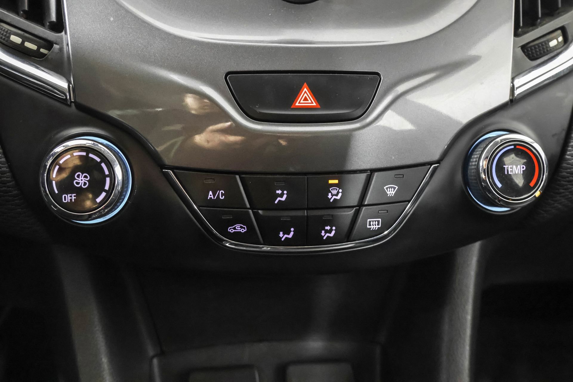 Used 2017 Chevrolet Cruze LT image 29