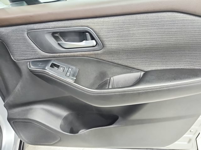 Used 2023 Nissan Rogue SV FWD image 42