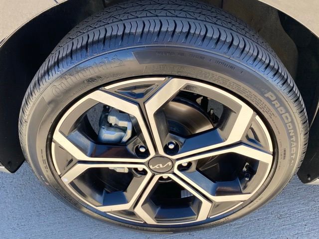 Used 2024 Kia Niro EX Touring image 28