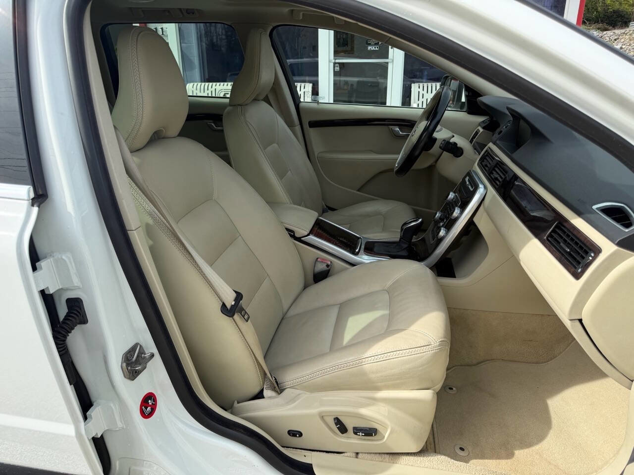 Used 2015 Volvo XC70 T5 Premier image 14