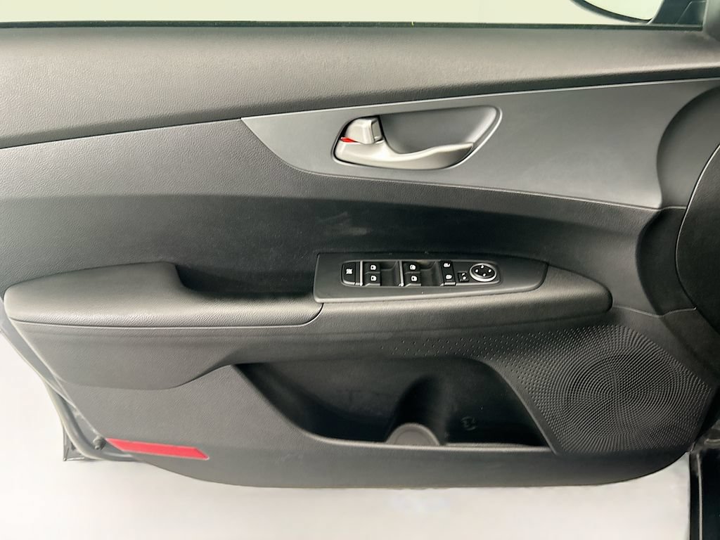 Used 2021 Kia Forte LXS FWD image 22