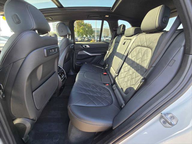 Used 2023 BMW X5 xDrive40i w/ Parking Assistance Package AWD/4WD image 16