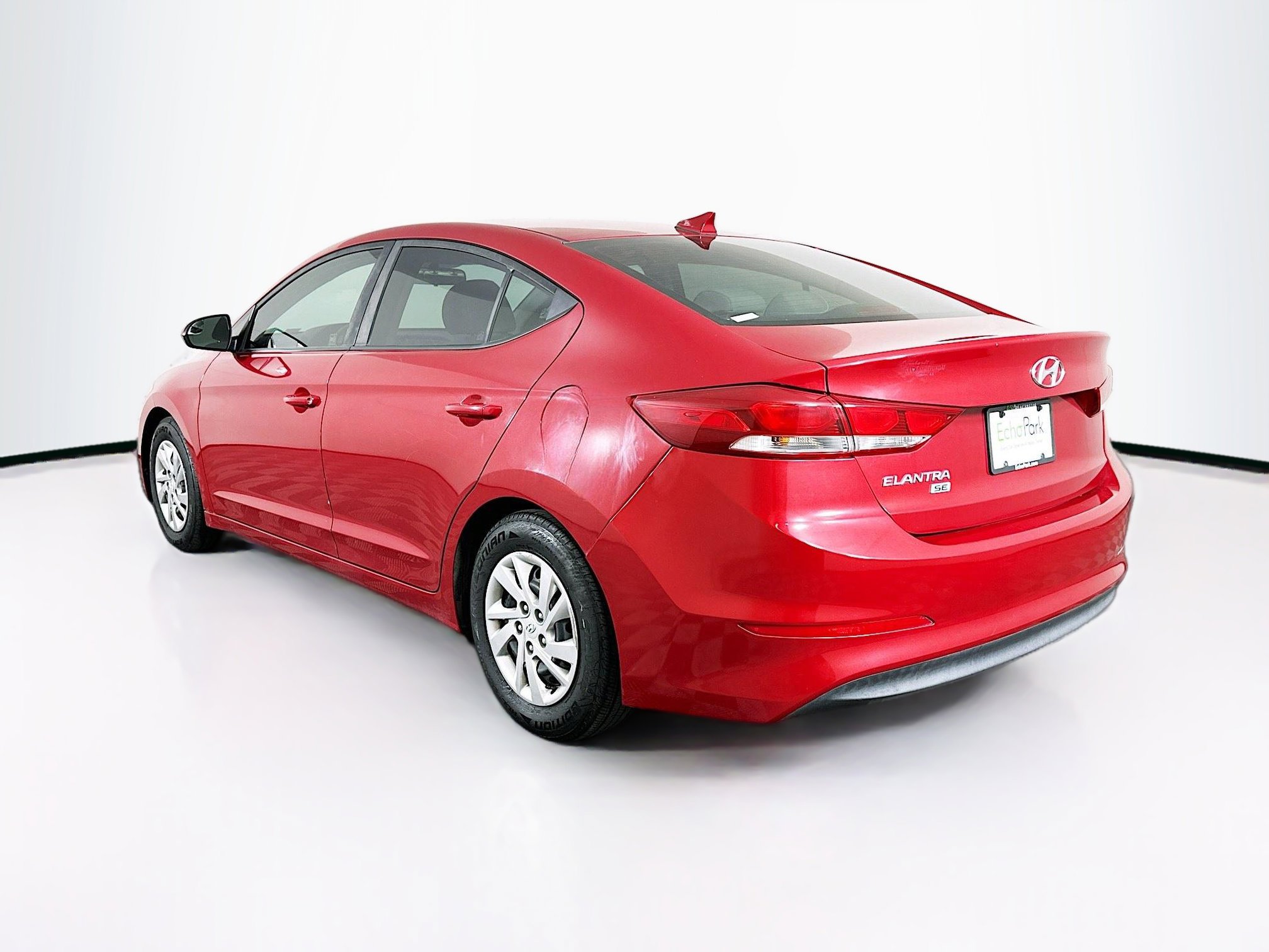 Used 2017 Hyundai Elantra SE FWD image 5