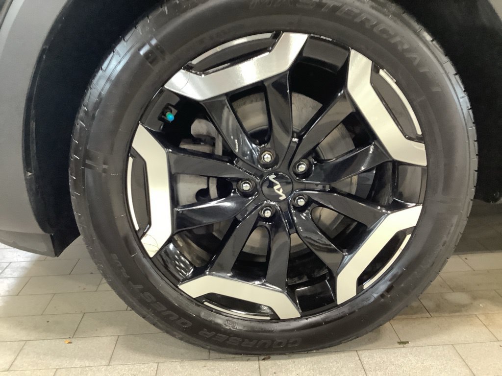 Used 2024 Kia Telluride EX w/ EX Captain's Chair Package AWD/4WD image 25
