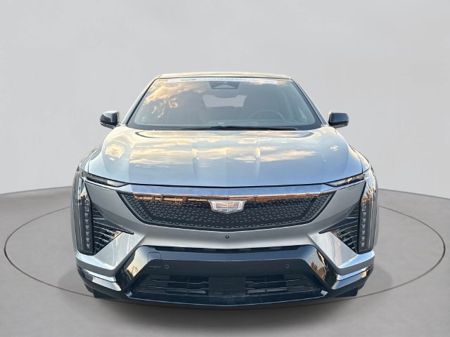 Certified 2025 Cadillac Optiq Sport 2 w/ LPO, Floor Liner Package AWD/4WD image 2