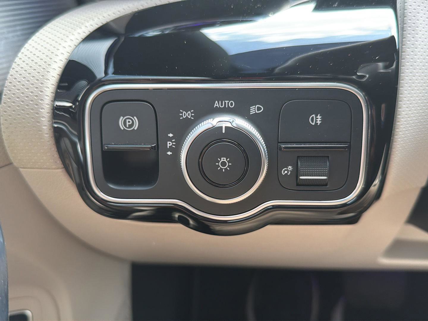 Used 2022 Mercedes-Benz A 220 image 21