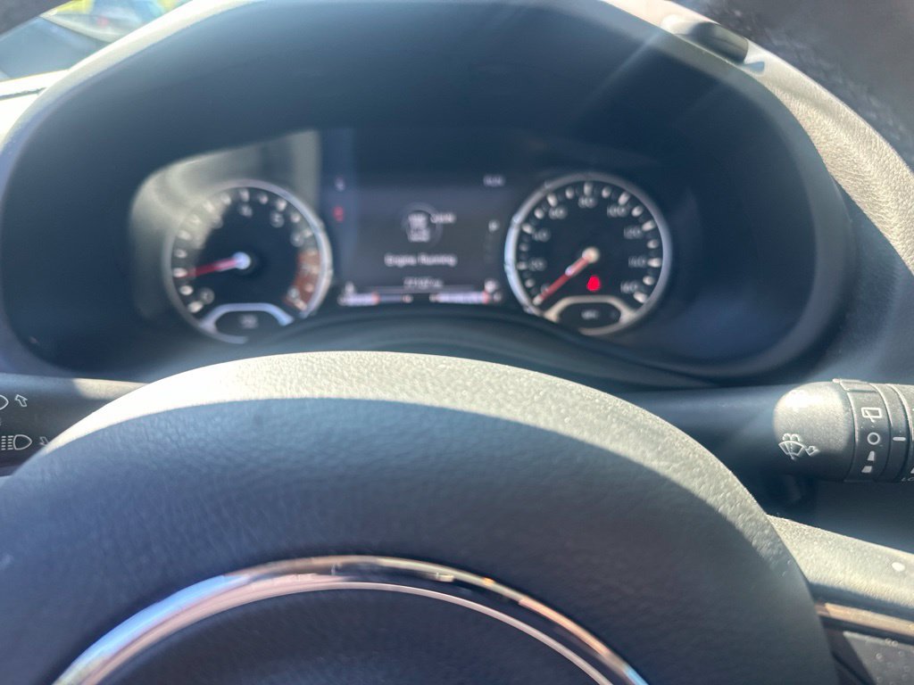 Used 2022 Jeep Renegade Latitude w/ Sun/Sound Group AWD/4WD image 12