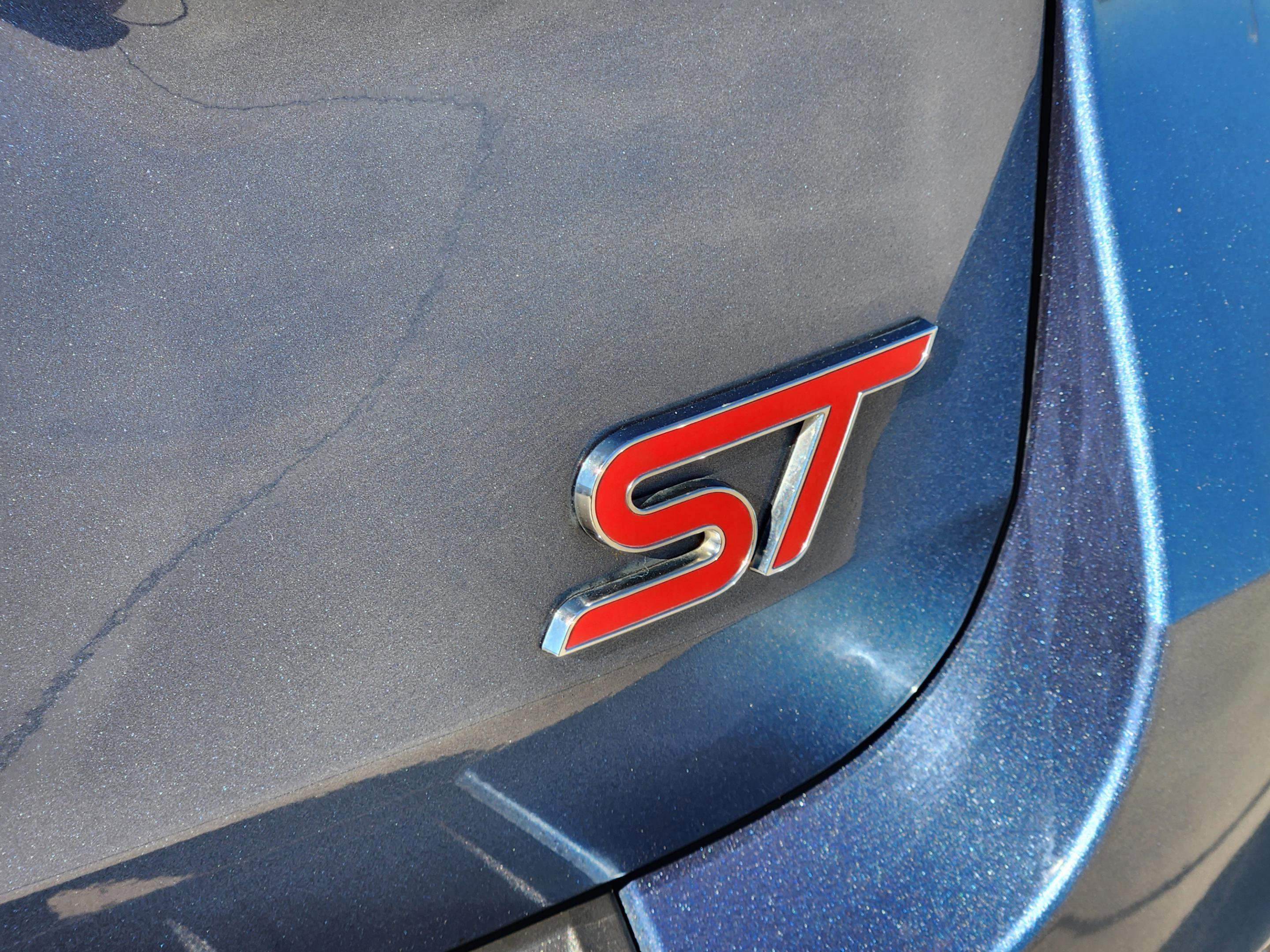 Used 2020 Ford Explorer ST w/ Premium Technology Package image 35