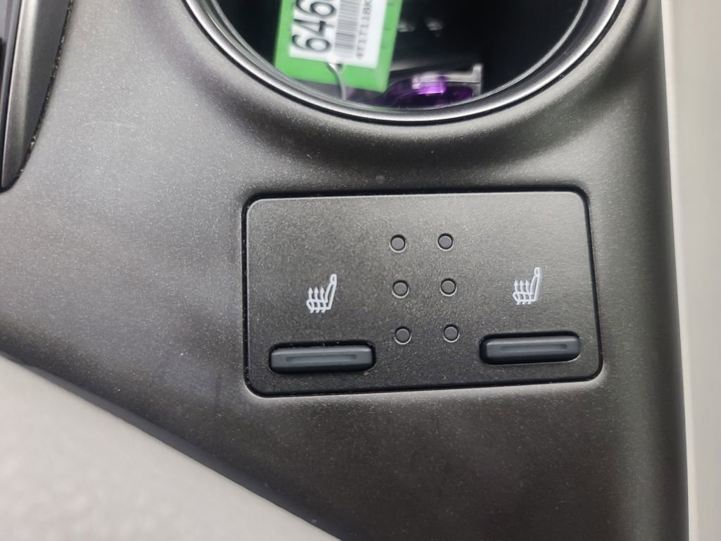 Used 2022 Toyota Camry SE w/ Cold Weather Package image 36