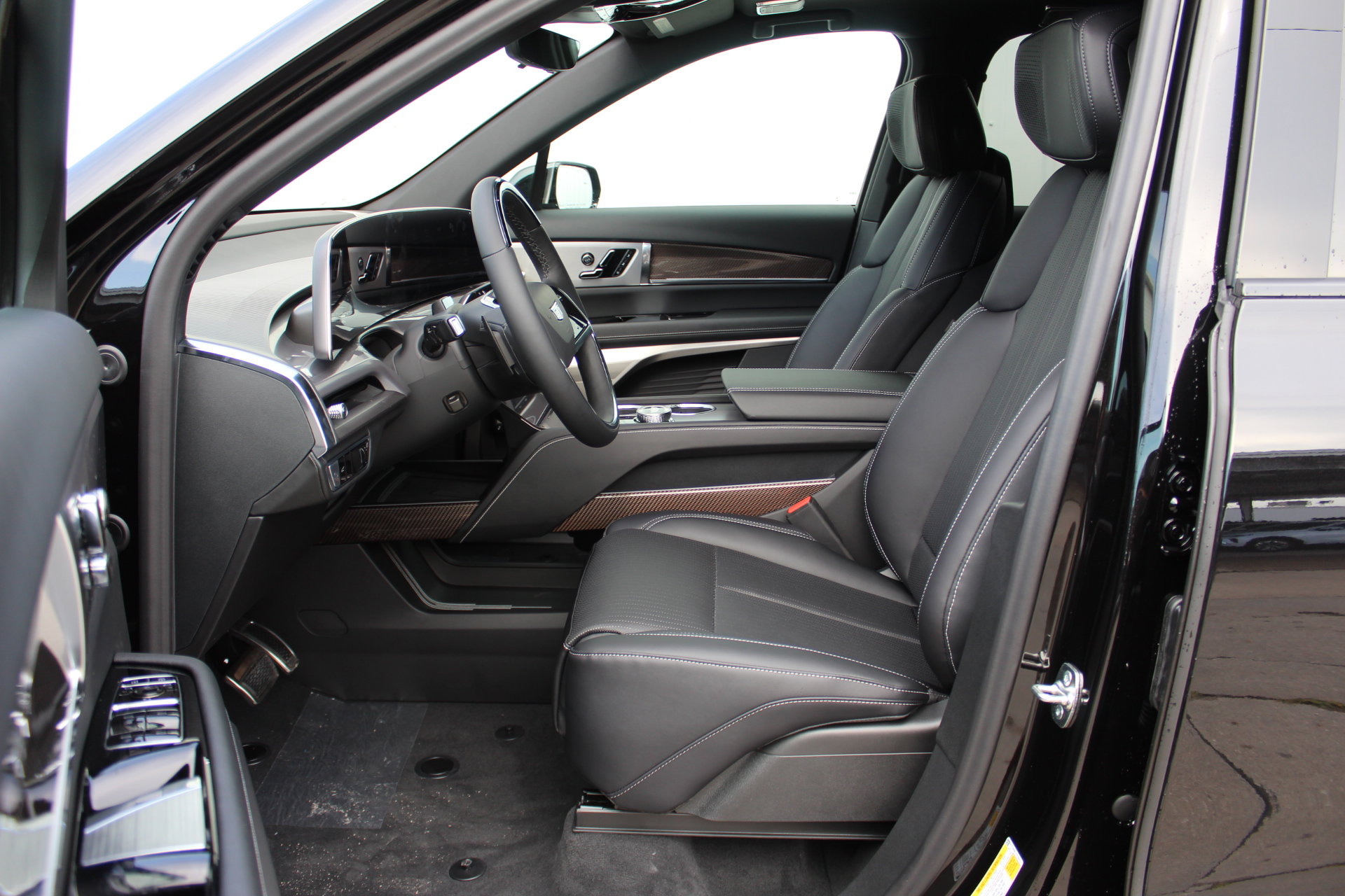 New 2026 Cadillac Vistiq Sport AWD/4WD image 21