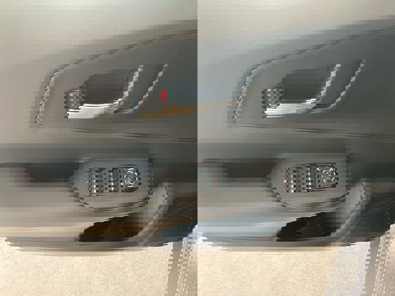 New 2026 Toyota Prius XSE image 13