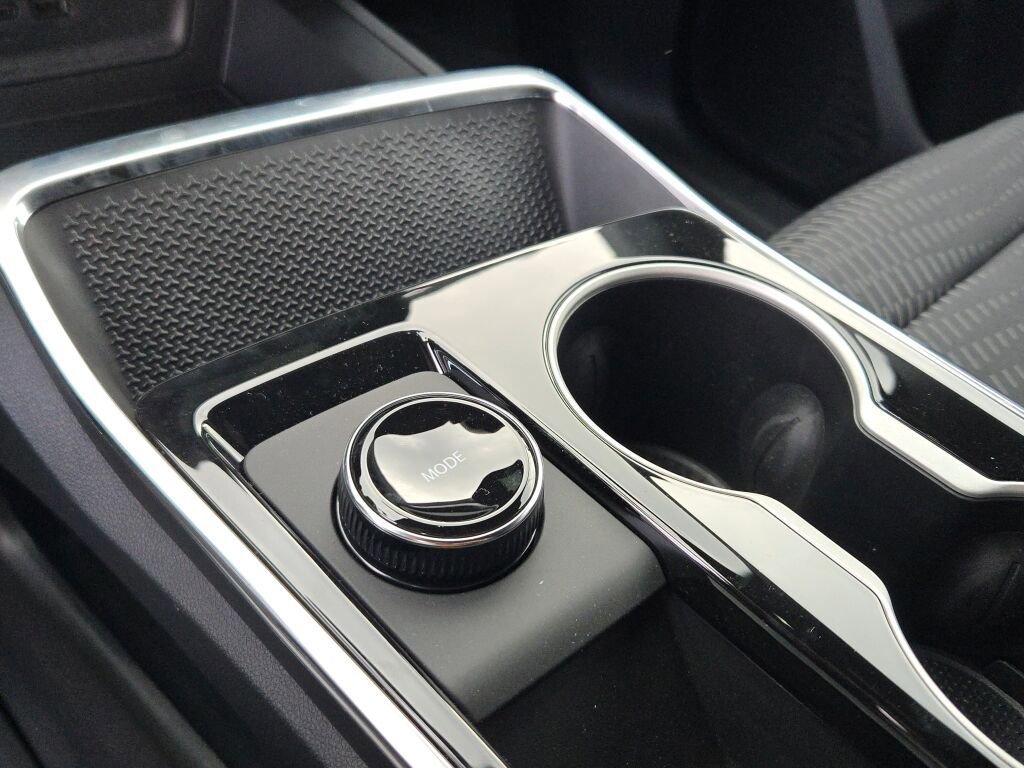 New 2026 Chevrolet Equinox LT w/ Safety and Technology Package AWD/4WD image 22