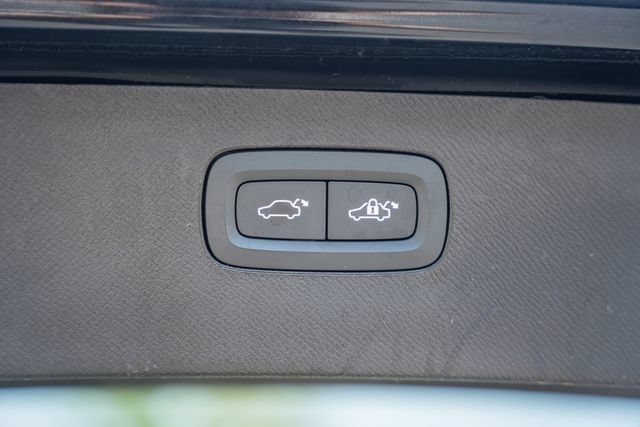 Certified 2024 Volvo XC90 B6 Plus w/ Protection Package Premier AWD/4WD image 12