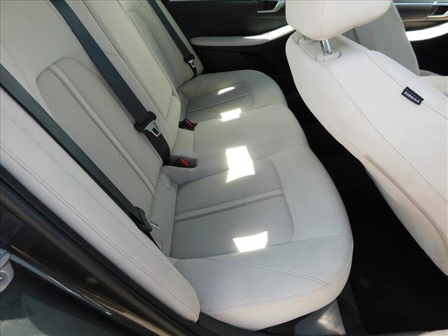 Used 2025 Hyundai Sonata SEL FWD image 25