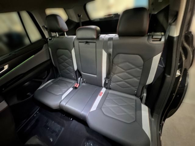 Certified 2025 Volkswagen Atlas Peak Edition SE AWD/4WD image 26