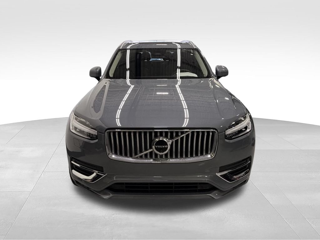 Used 2023 Volvo XC90 B5 Plus AWD/4WD image 8