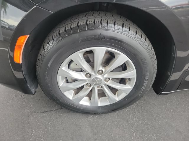 Used 2019 Chrysler Pacifica Touring-L FWD image 31