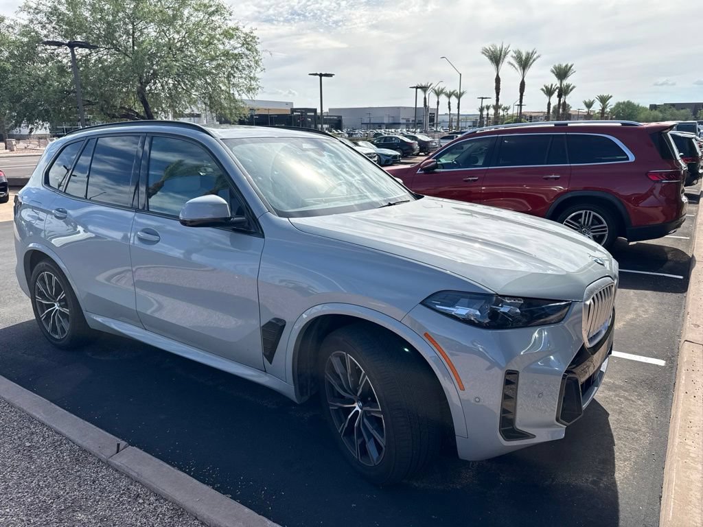 Used 2024 BMW X5 sDrive40i w/ M Sport Package RWD image 3