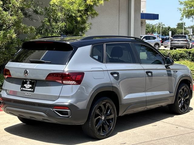 Used 2024 Volkswagen Taos SE w/ MDO Package FWD image 4