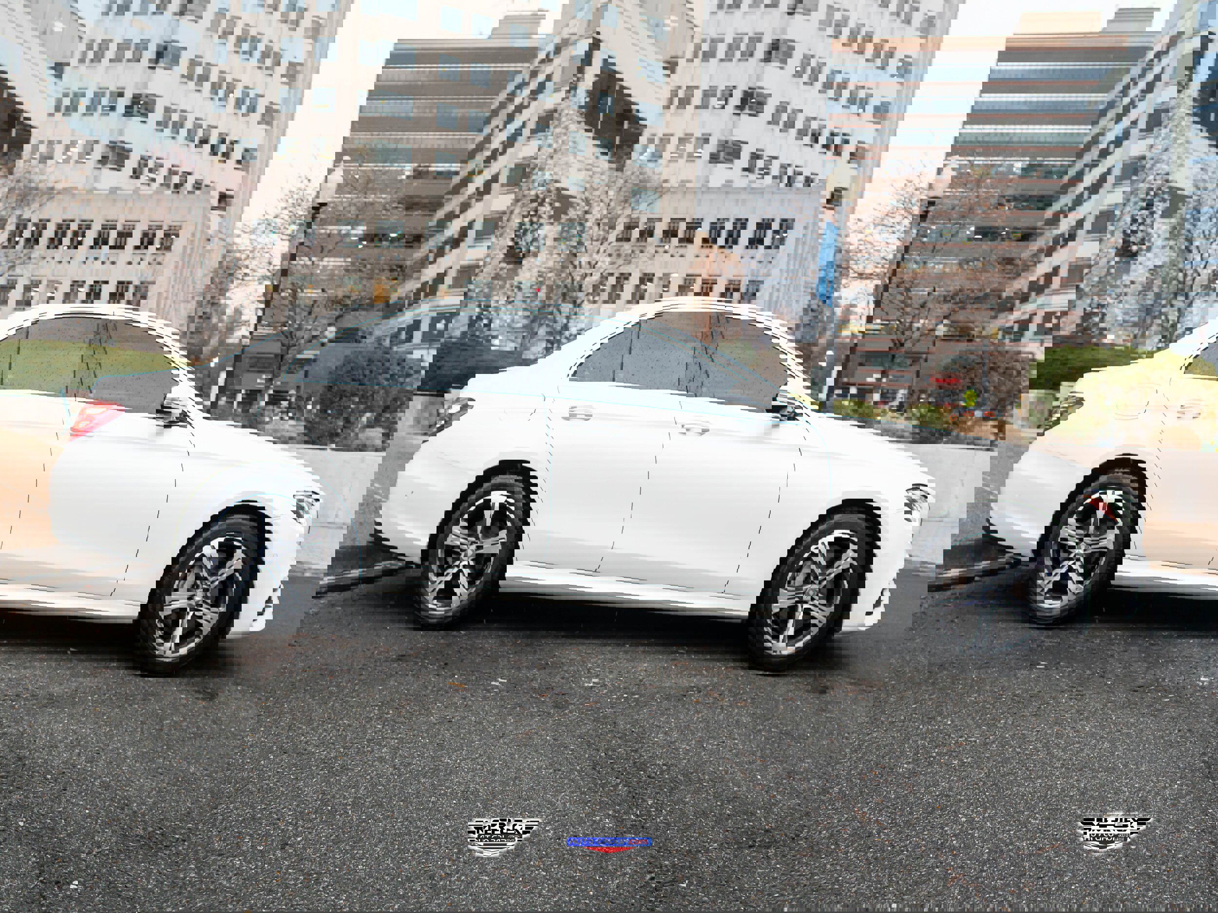 Used 2017 Mercedes-Benz E 300 300 4MATIC image 8